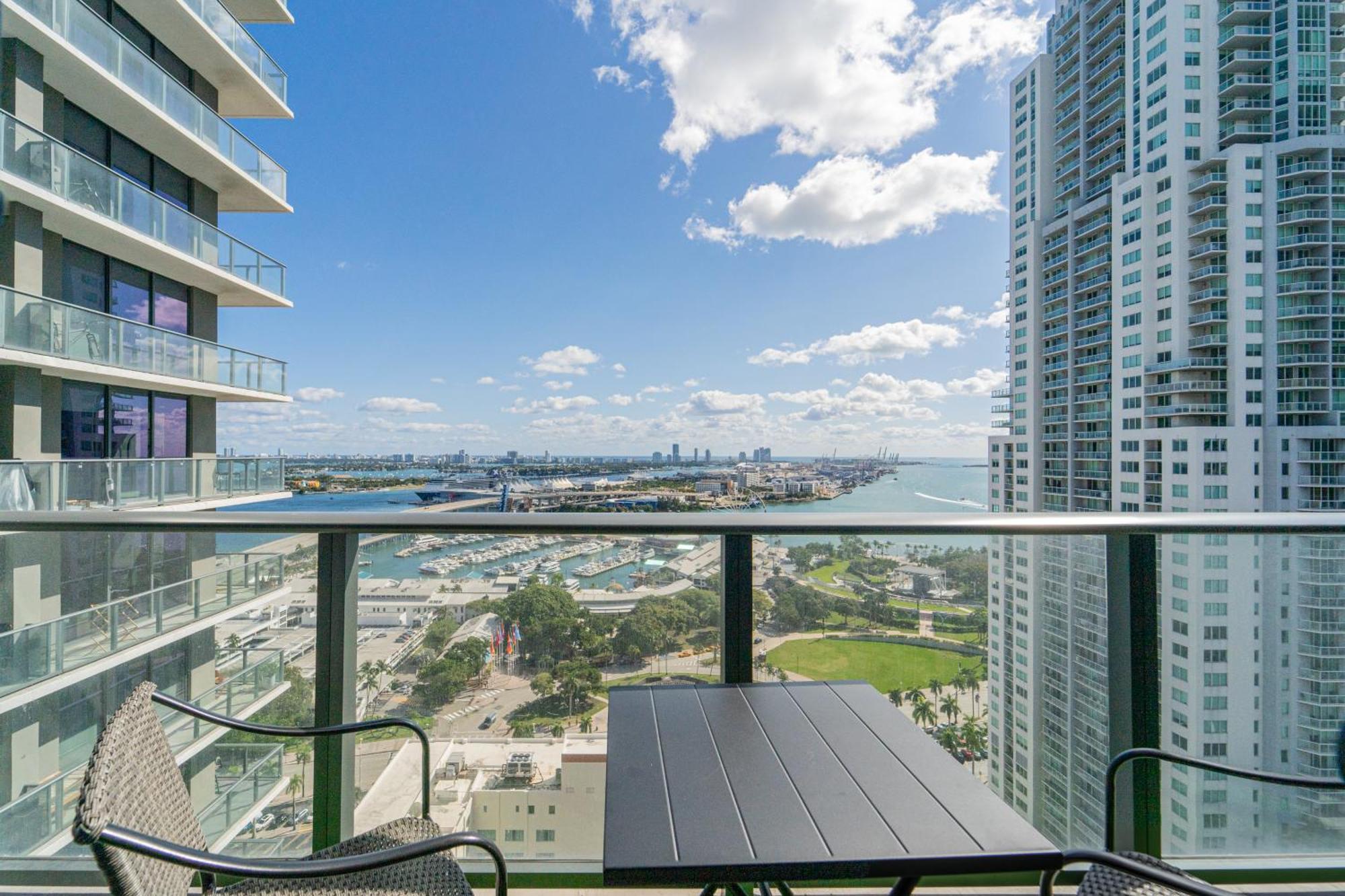 Tr Miami 2 Bedroom, 1 Bedroom, And Studio Condos With Balconies Ngoại thất bức ảnh