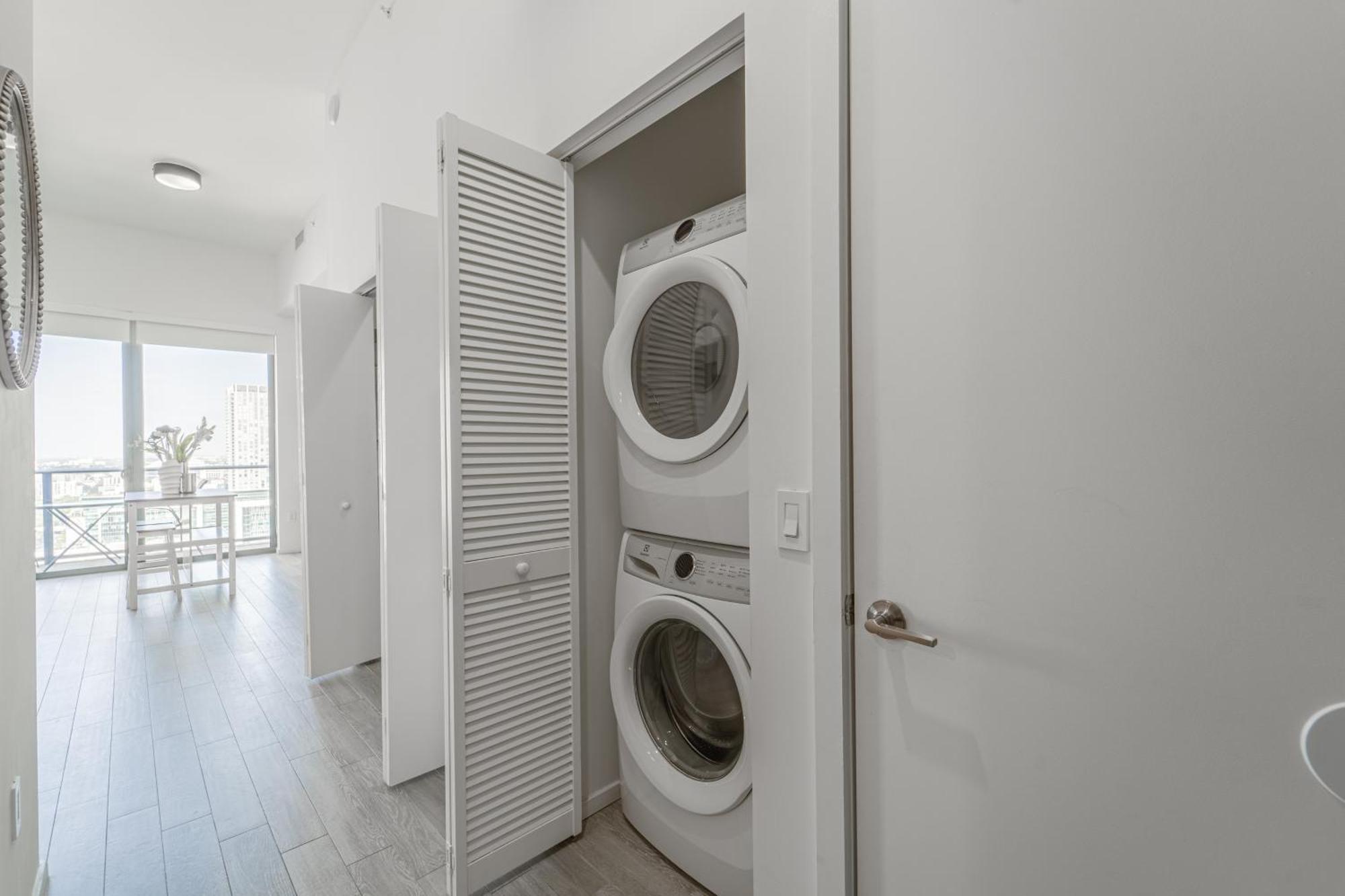 Tr Miami 2 Bedroom, 1 Bedroom, And Studio Condos With Balconies Ngoại thất bức ảnh