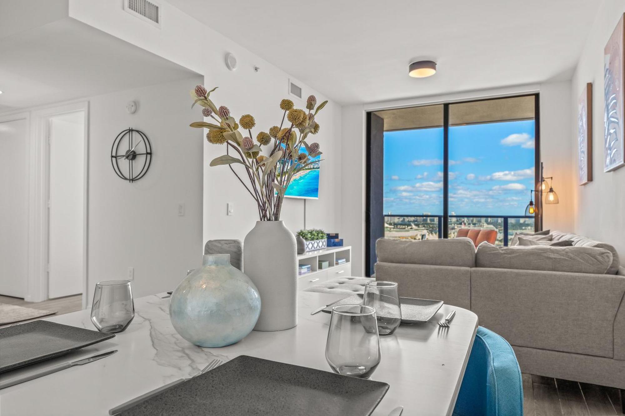 Tr Miami 2 Bedroom, 1 Bedroom, And Studio Condos With Balconies Ngoại thất bức ảnh