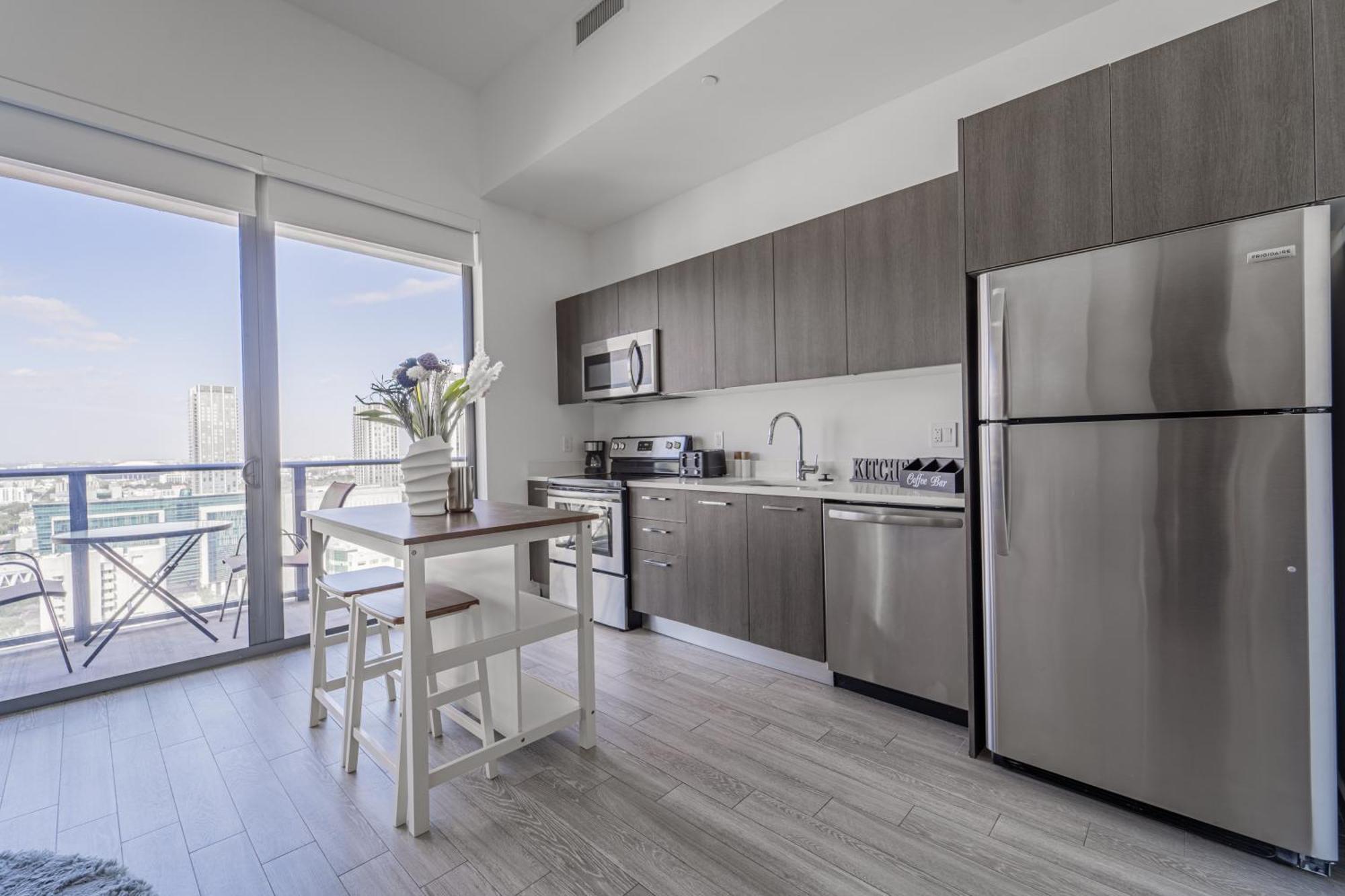 Tr Miami 2 Bedroom, 1 Bedroom, And Studio Condos With Balconies Ngoại thất bức ảnh