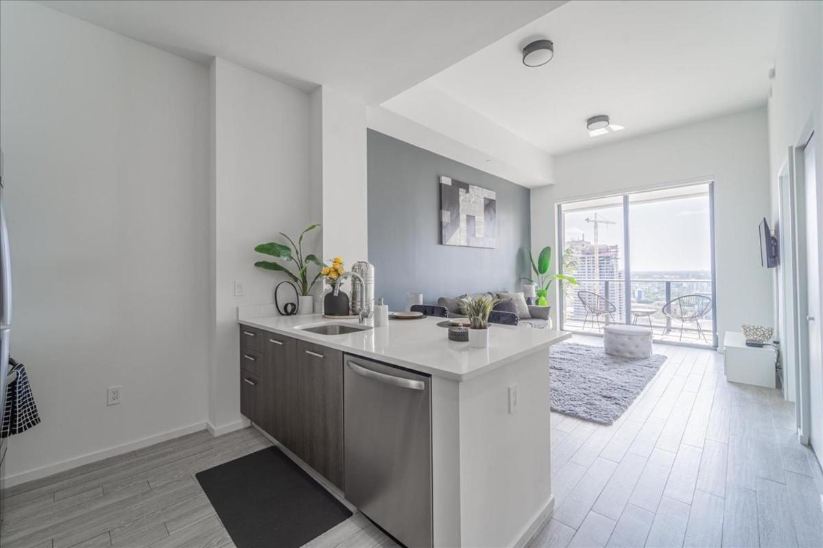 Tr Miami 2 Bedroom, 1 Bedroom, And Studio Condos With Balconies Ngoại thất bức ảnh